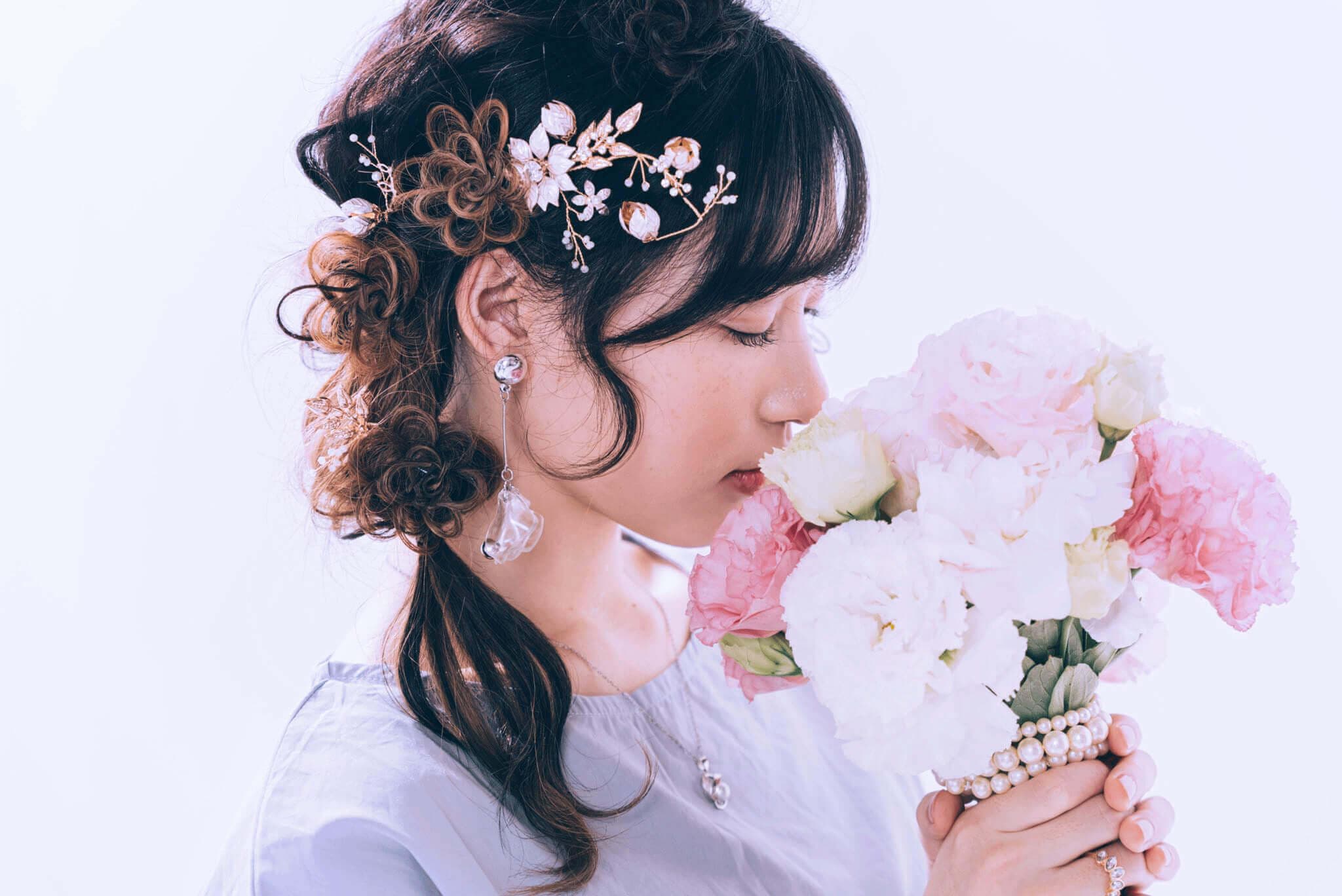 꽃다발과, 머리카락의 꽃